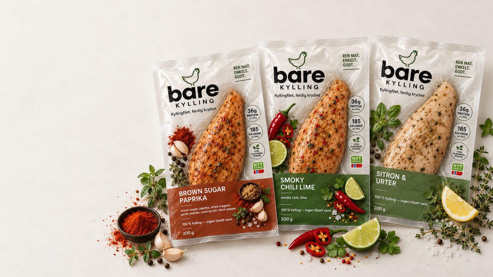 Tre pakker Bare Kylling ved siden av hverandre: Brown Sugar Paprika, Smoky Chili Lime og Sitron og Urter.